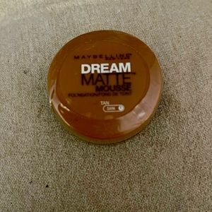 Maybelline Creamy Foundation